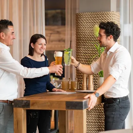 & Restaurant Am אולם